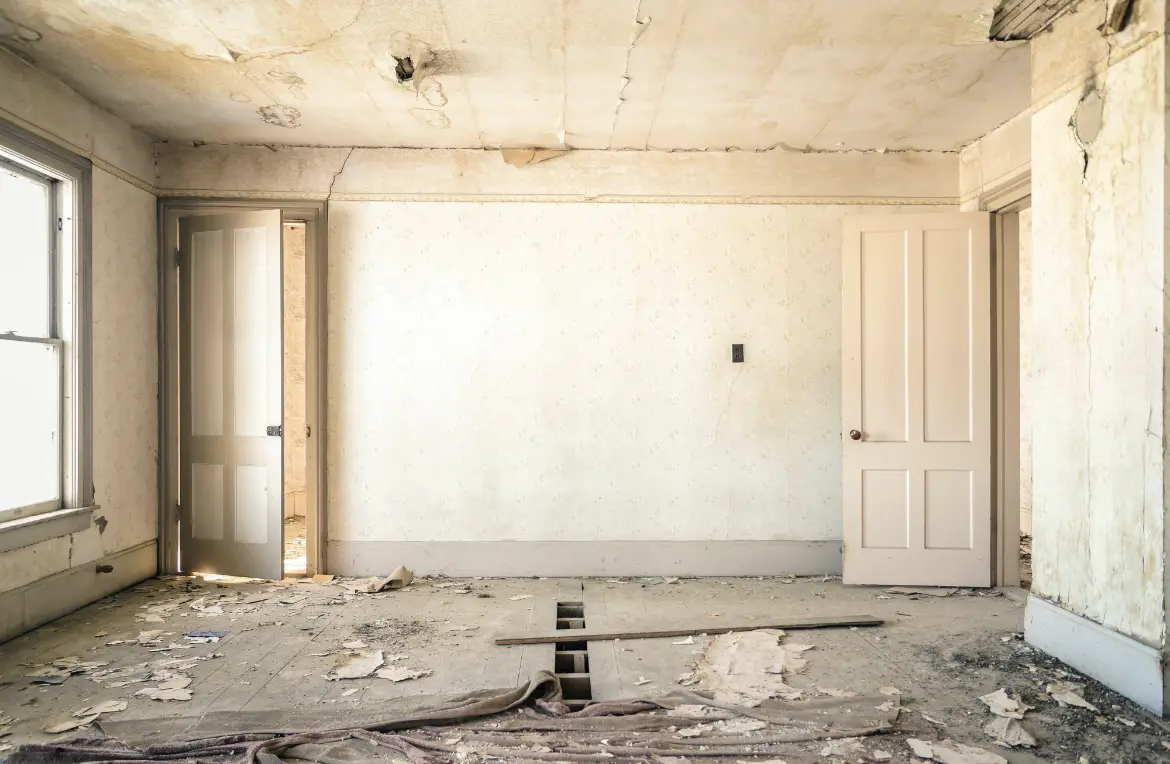 Waste disposal crew managing a cleanout project in Hot Springs